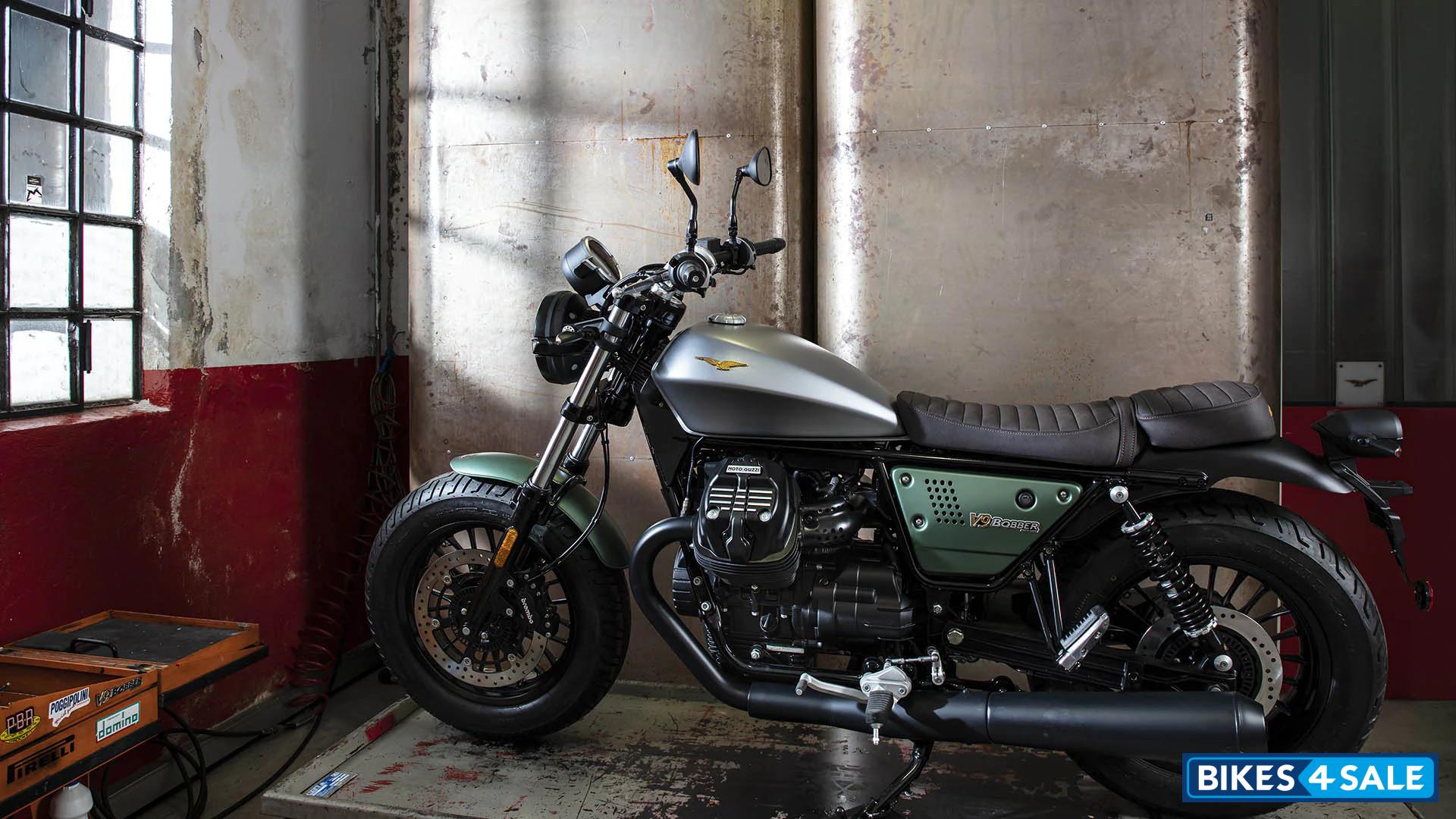 Moto Guzzi V9 Bobber Centenario