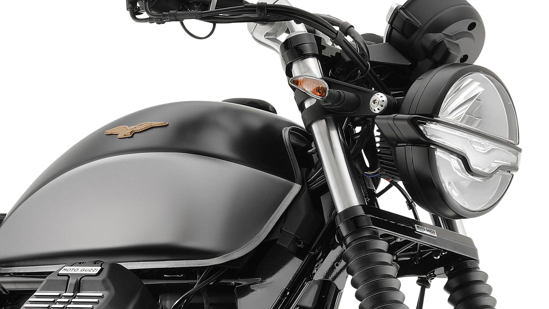 Moto Guzzi V9 Bobber Special Edition - Headlamp