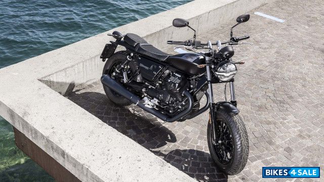 Moto Guzzi V9 Bobber