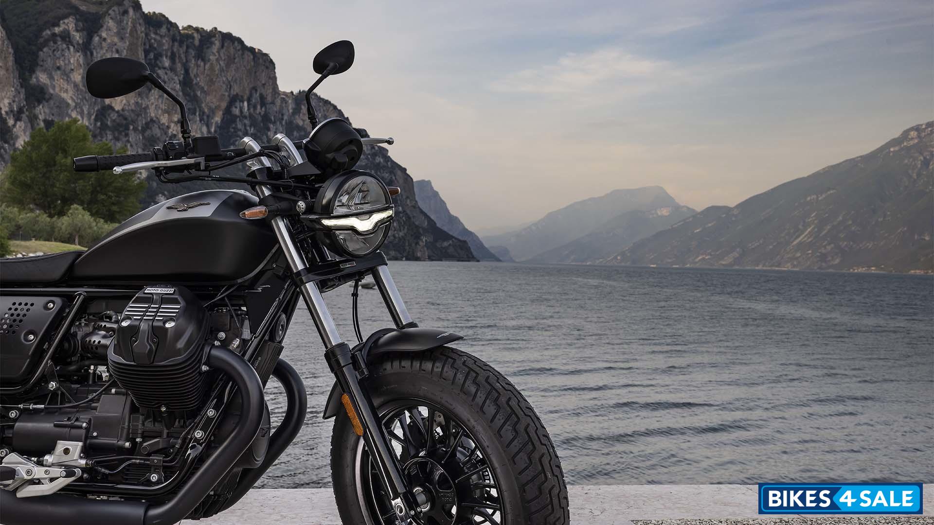 Moto Guzzi V9 Bobber