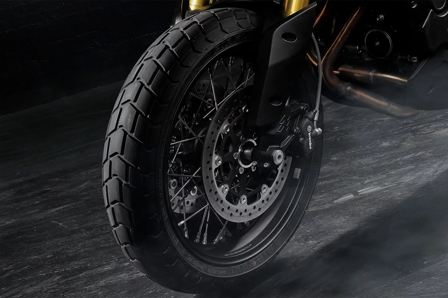 Moto Morini Seiemmezzo SCR Pirelli Tires And Rims