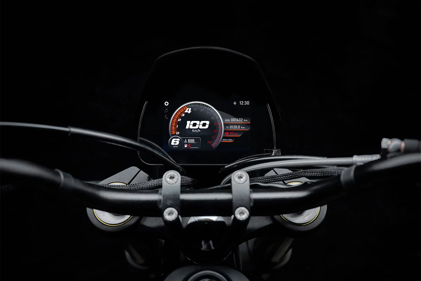 Moto Morini Seiemmezzo SCR 5 inch TFT screen, Bluetooth connection