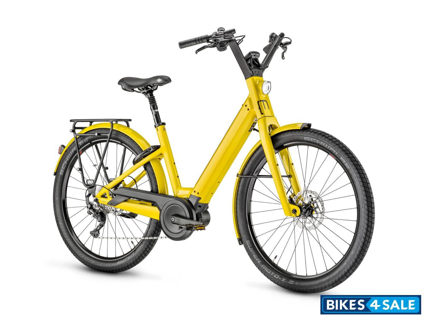 Moustache Lundi 27.3 Curry glossy