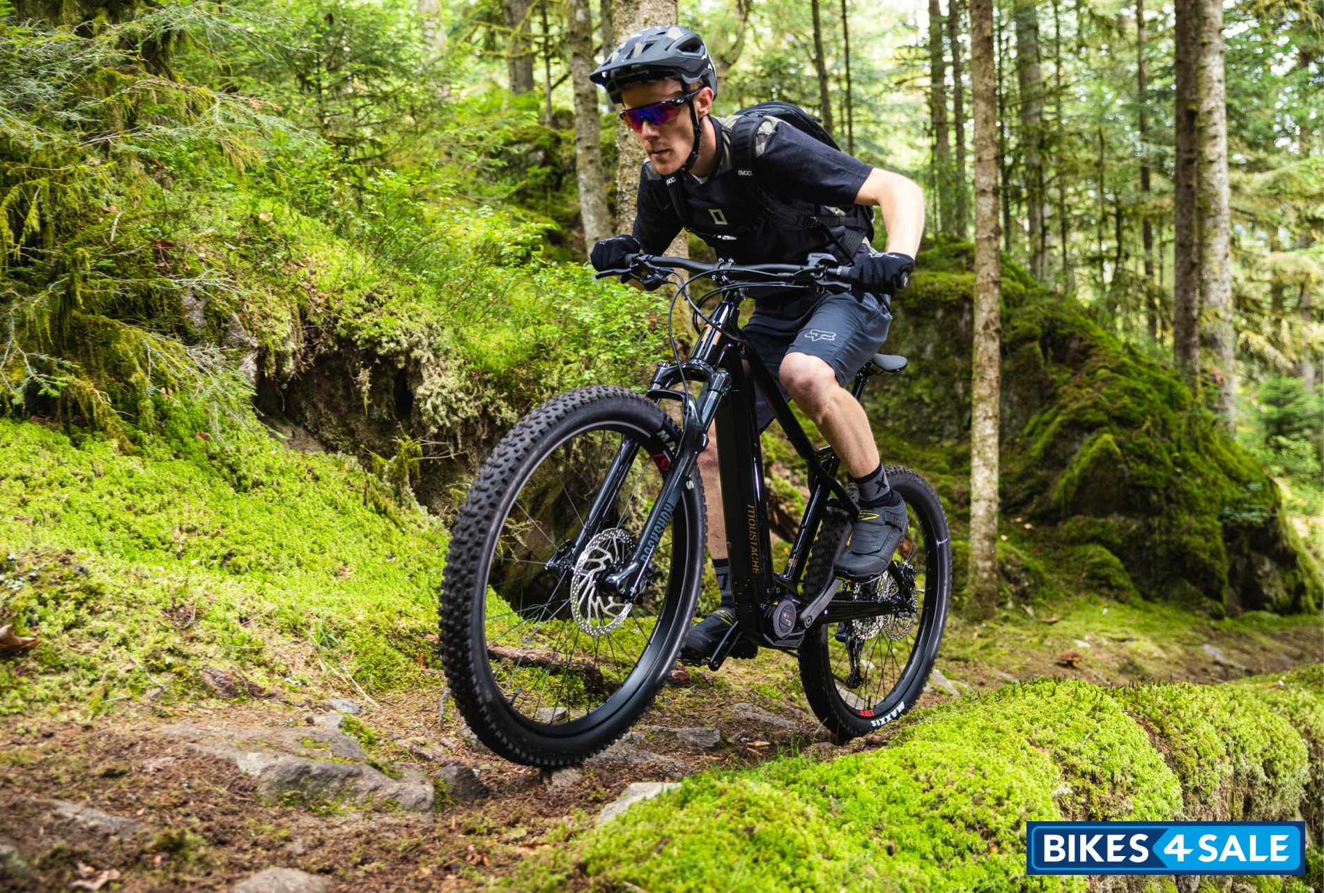 Moustache Samedi 27 Off 4