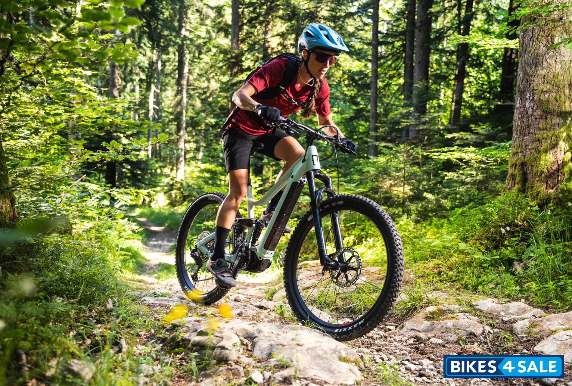 Moustache Samedi 27 Wide 4