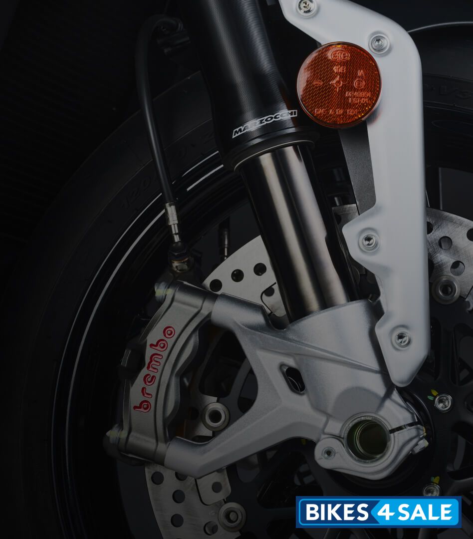 MV Agusta Brutale 1000 RS Safety