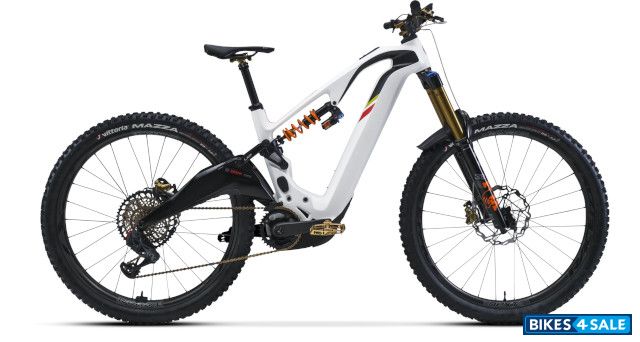 MV Agusta Lucky Explorer E-Gravel