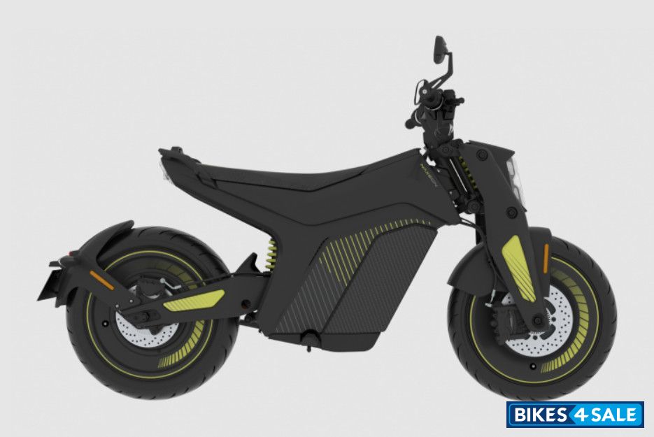 Naxeon I AM Pro Stromboli Black