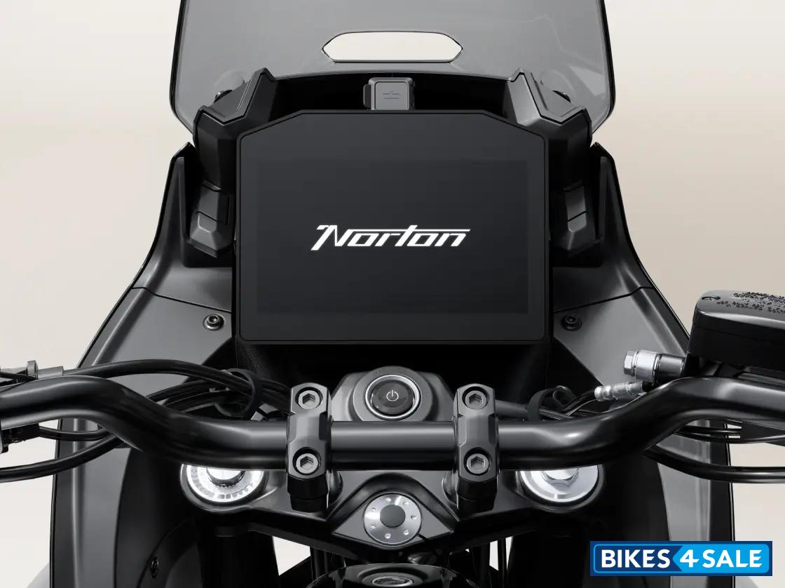 Norton Atlas GT 8 TFT display