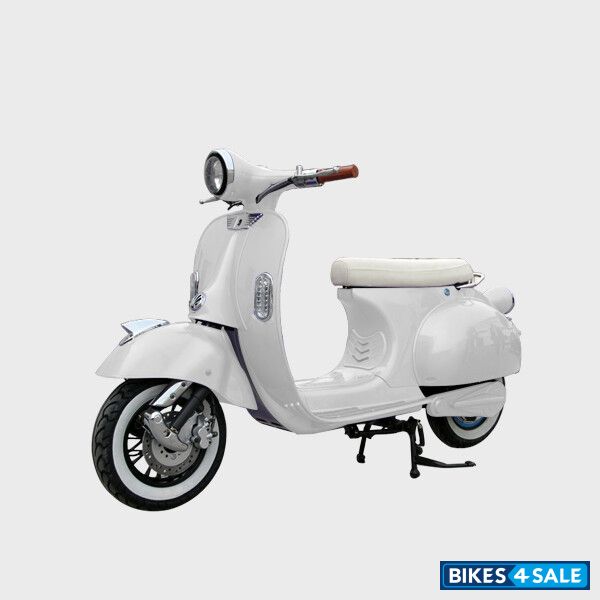 One Moto electa White