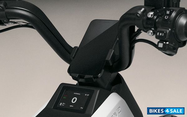 Pave BK Integrated Phone Mount