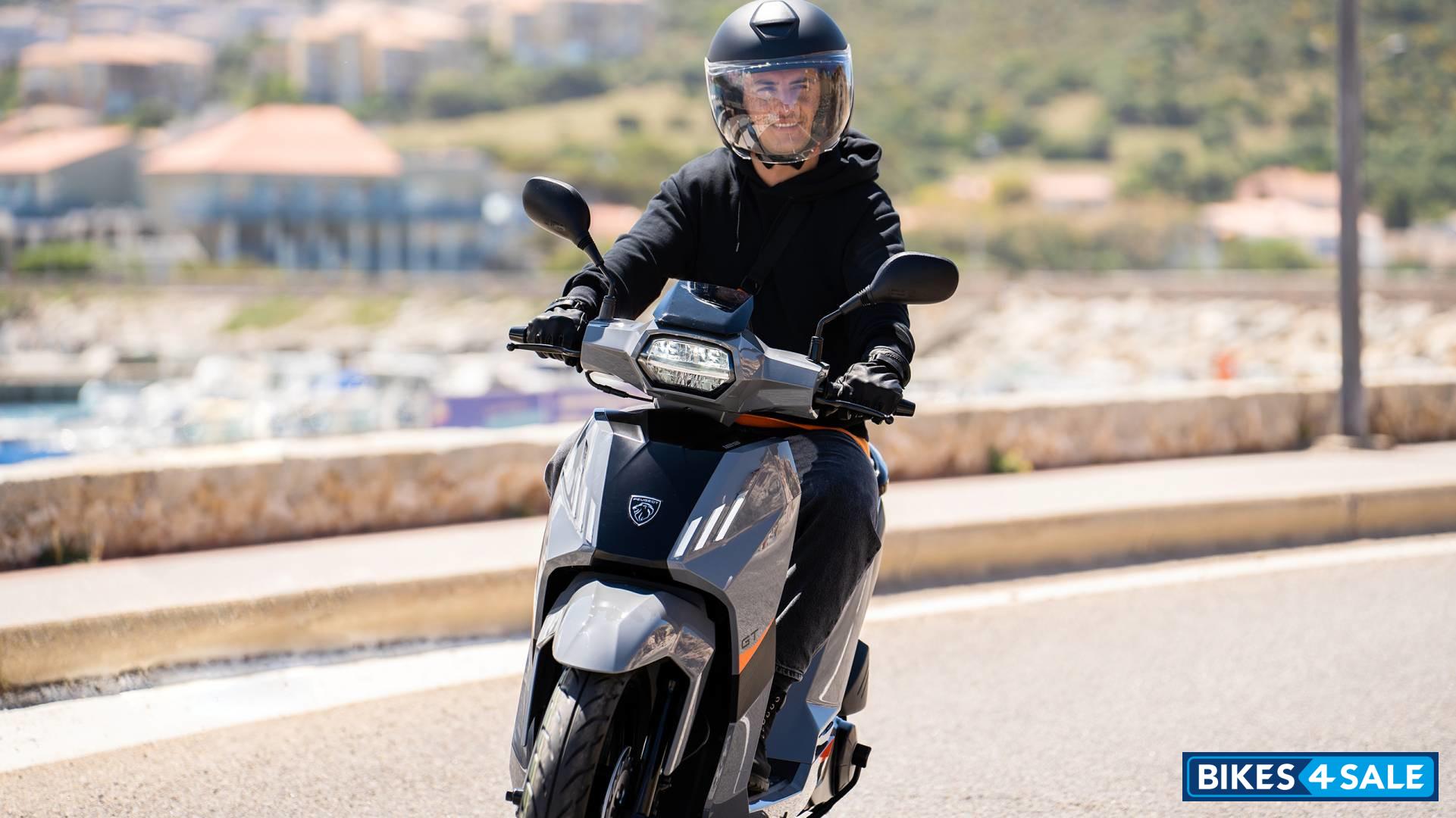 Peugeot Tweet 200 GT