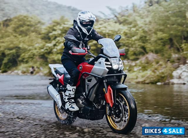 QJ Motor SVT 650 X QJ Motor SVT 650 X