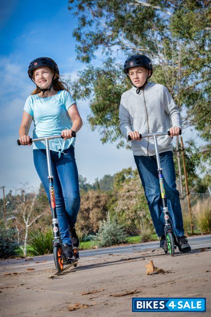 Razor A5 Lux Light-Up Scooter