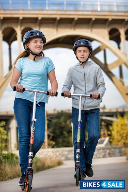 Razor A5 Lux Light-Up Scooter