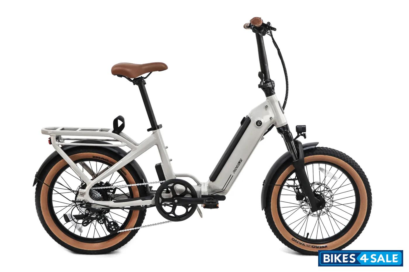 Ride1Up Portola compact utility electric cargo bike for city commuting