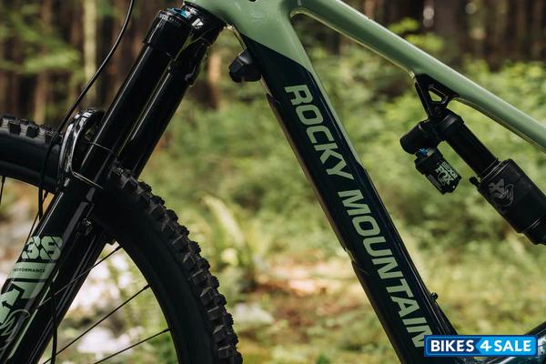 Rocky Mountain Altitude Powerplay Carbon 70