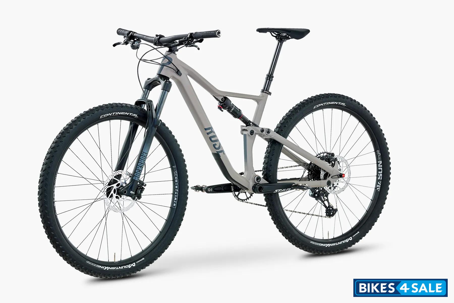 Rose Ground Control 1