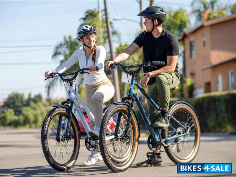 Schwinn Vega CE Low-Step 27.5in