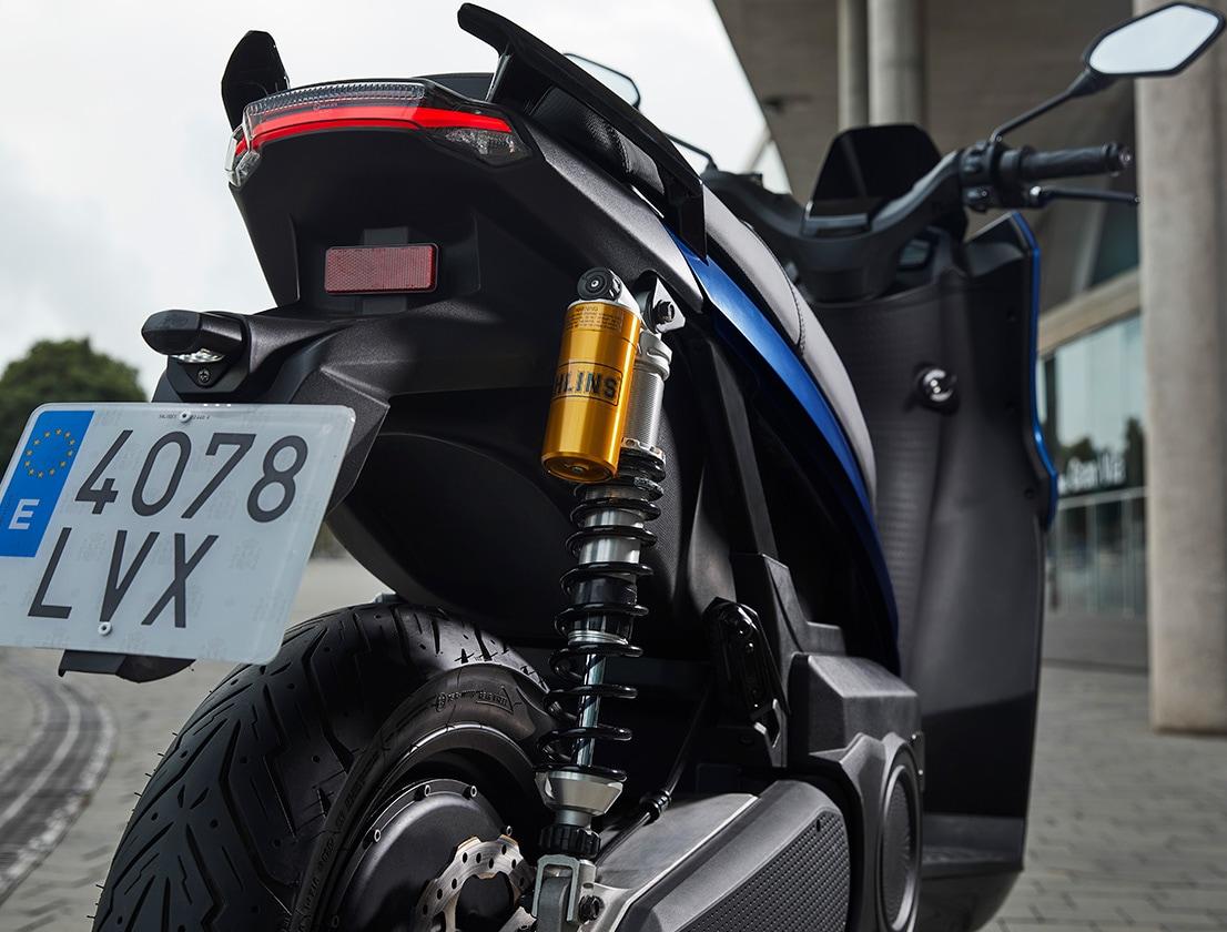 SEAT MO 125 Performance Premium Öhlins suspension