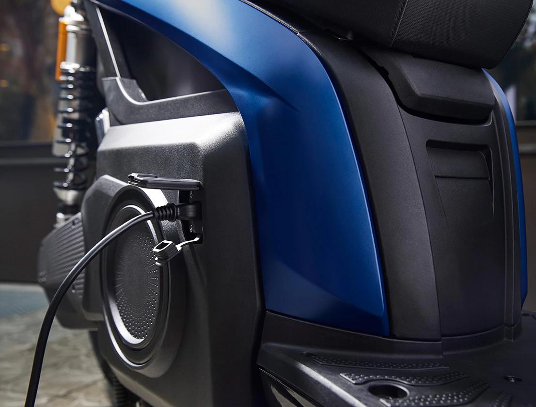 SEAT MO 125 Performance Easy-charging