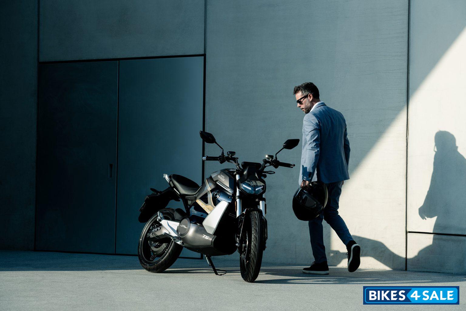 Super Soco TS Street Hunter