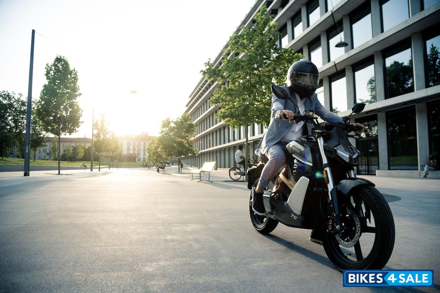 Super Soco TS Street Hunter