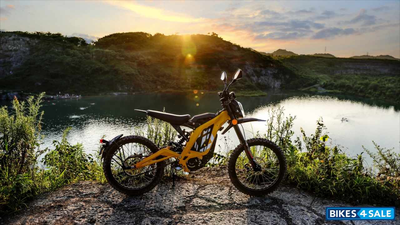 Sur-Ron Light Bee L1E