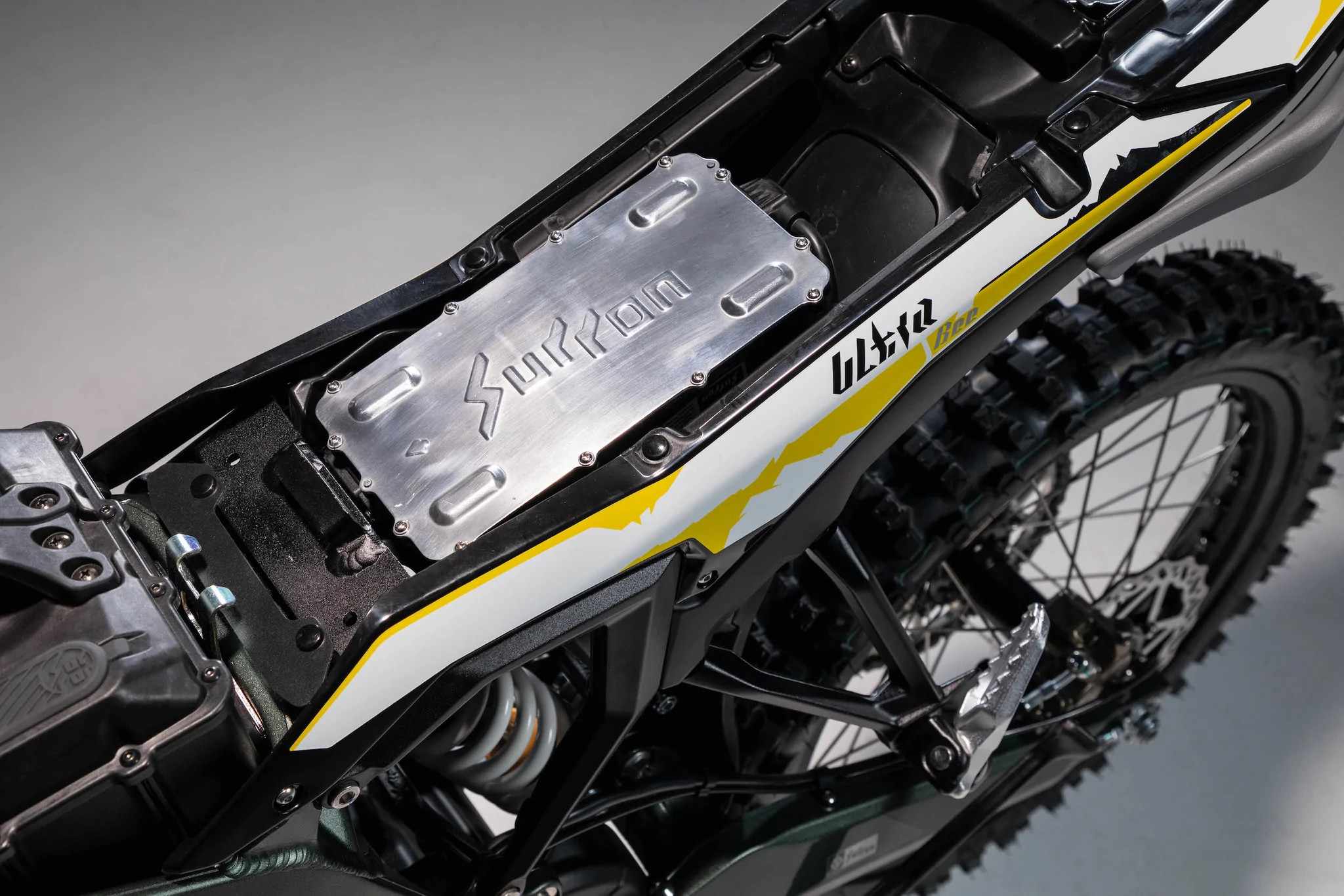 Sur-Ron Ultra Bee 2023 Under seat storage