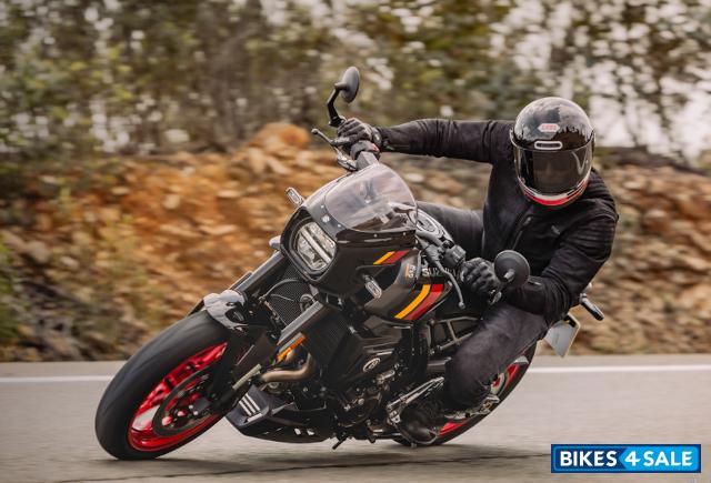 Suzuki GSX-8TT Suzuki GSX-8TT