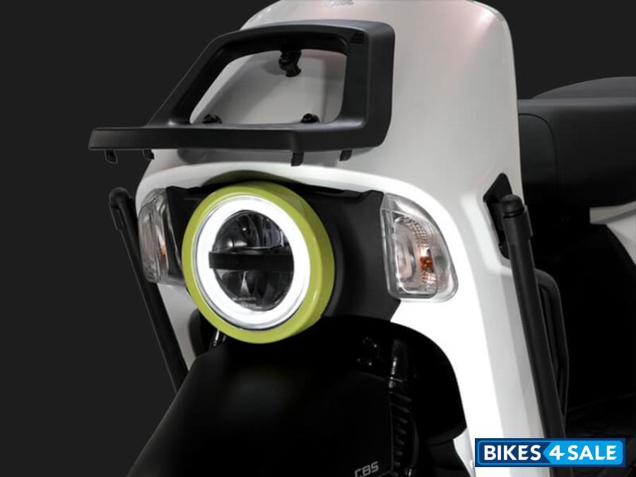 SYM 4MICAEP 125 Circular LED headlight