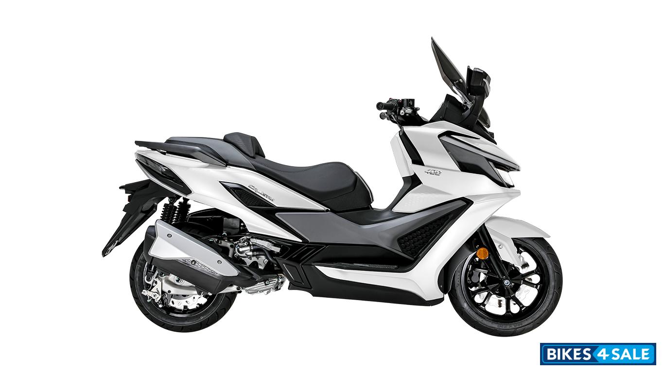 SYM Cruisym 400i White