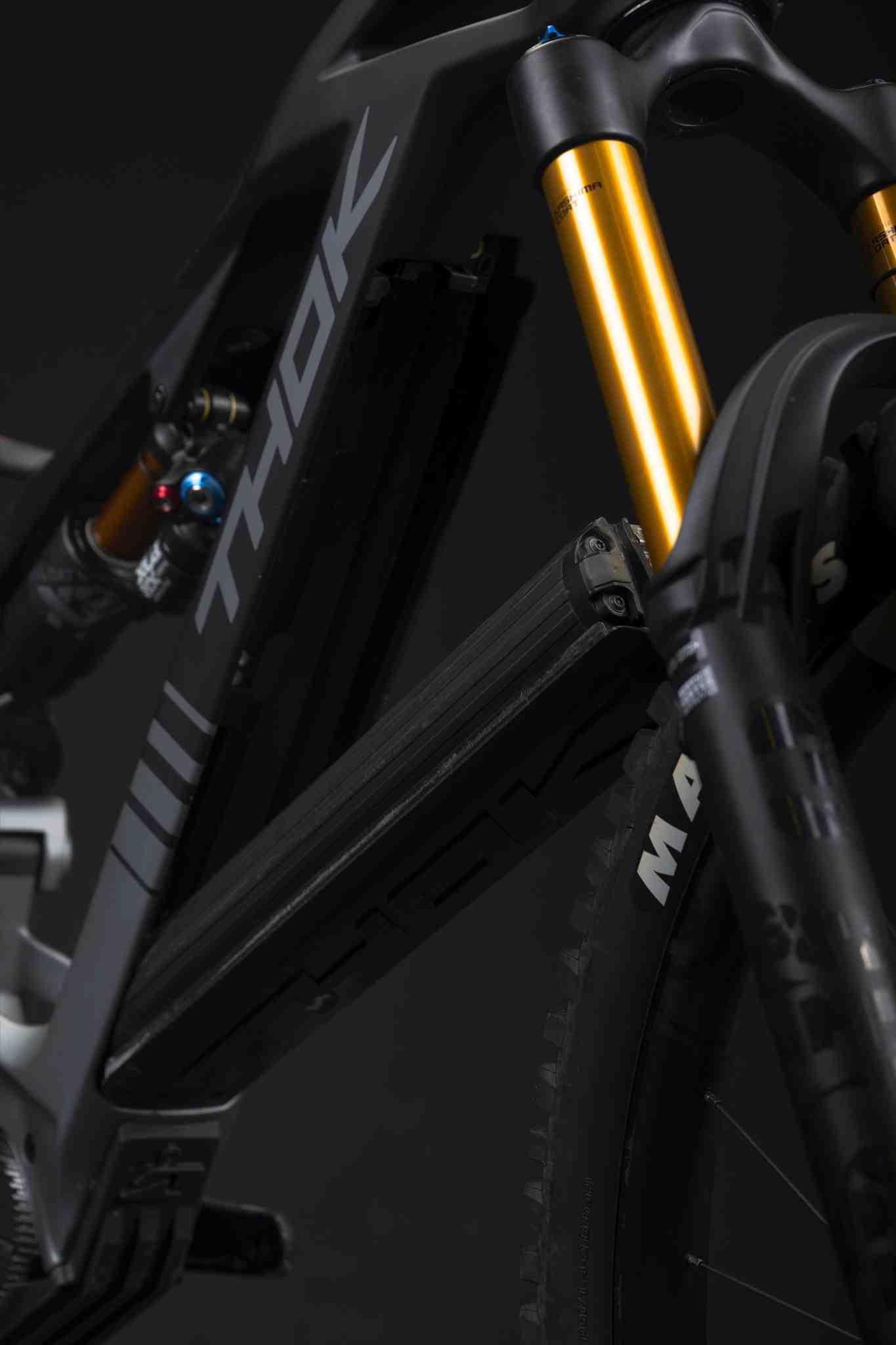 THOK Gram-RC Battery Quick Remove system