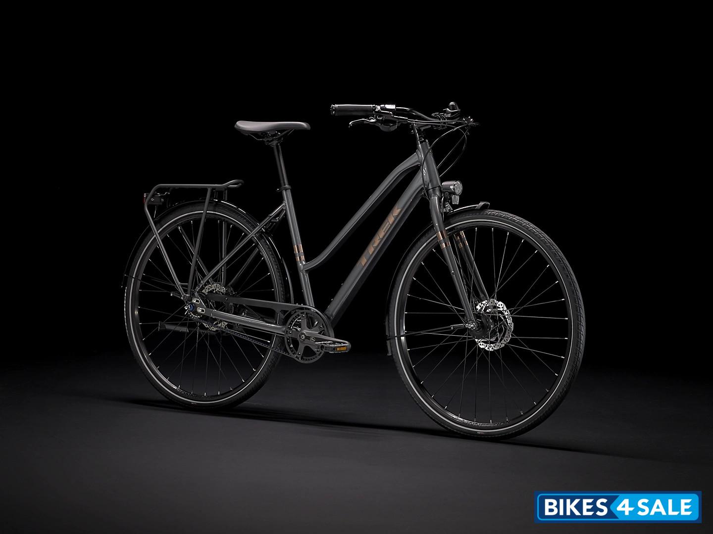 Trek District 4 Equipped Stagger