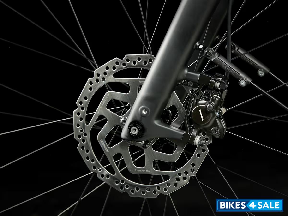 Trek Verve Plus 3 Lowstep Gen 3 Shimano MT200 hydraulic disc