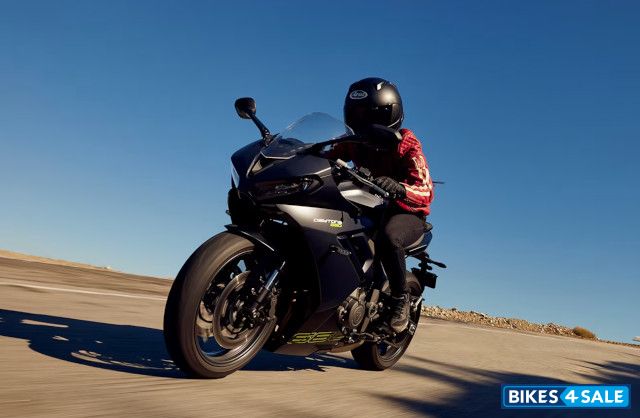 Triumph Daytona 660