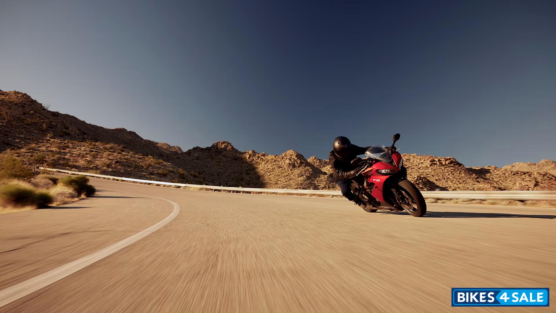 Triumph Daytona 660
