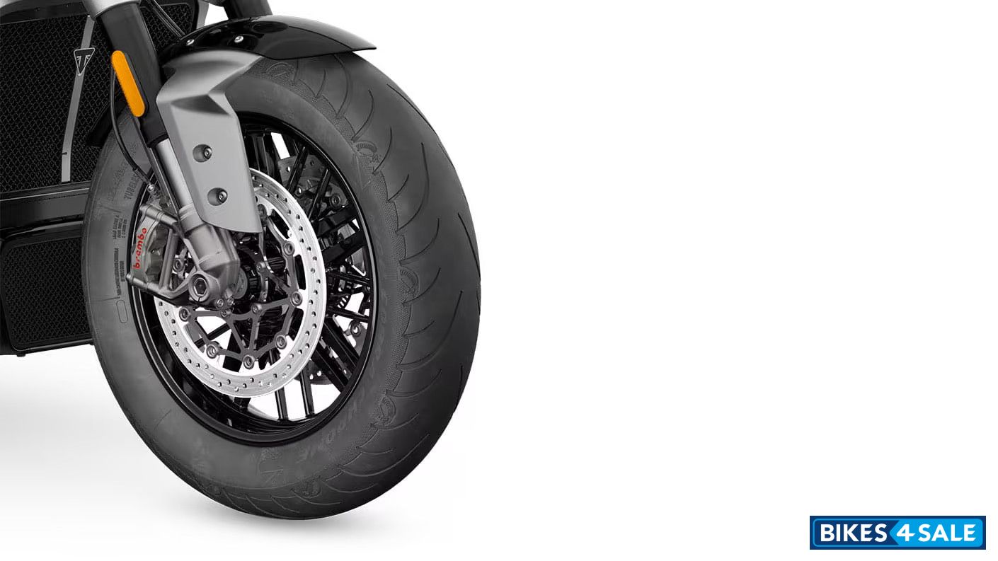 Triumph Rocket 3 R Chrome Edition Penominal Handling