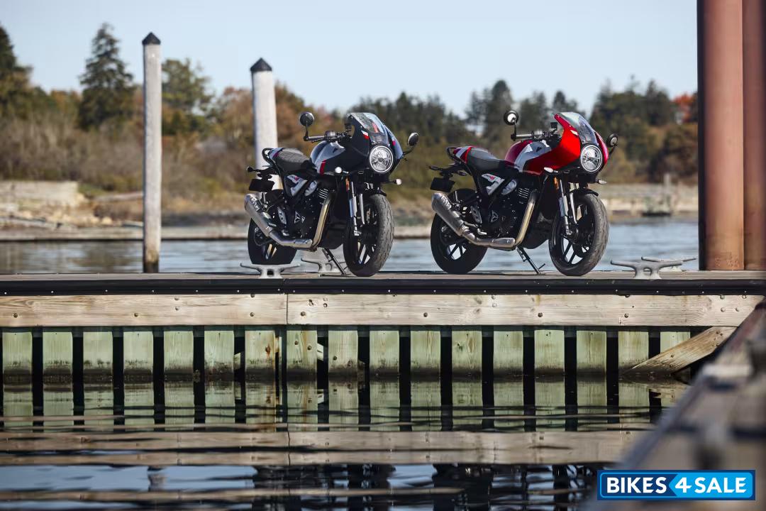 Triumph Thruxton 400