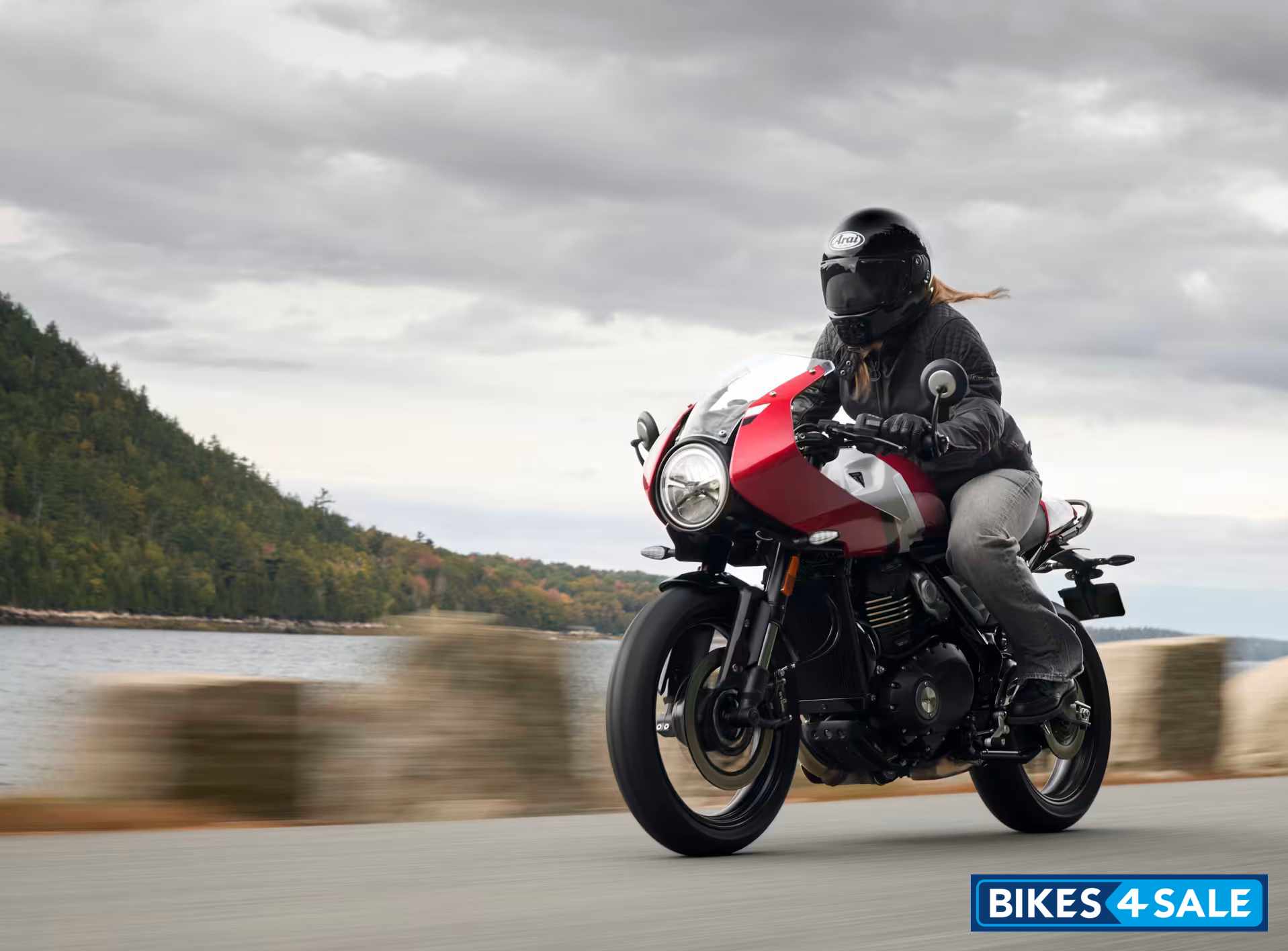 Triumph Thruxton 400