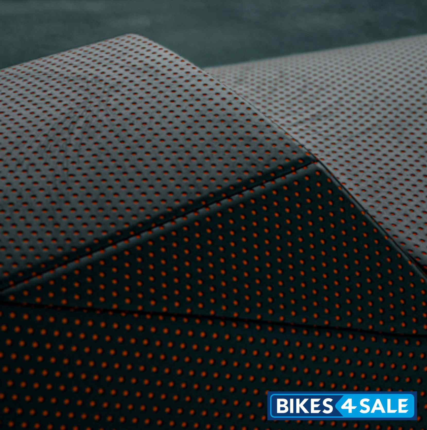 Verge TS Pro California Edition - Perforated Leather Seat