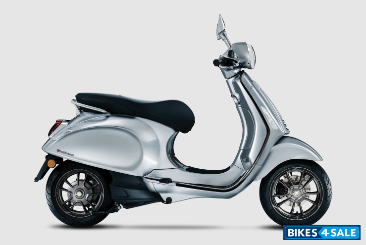 Vespa Elettrica 70 KM/H Deep Black