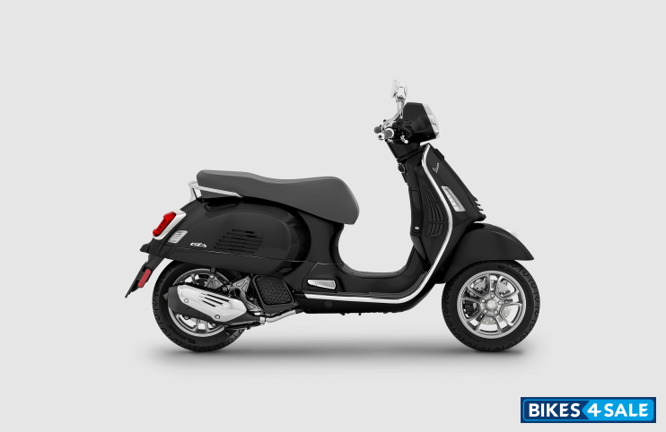 Vespa GTS 125 Convinced Black