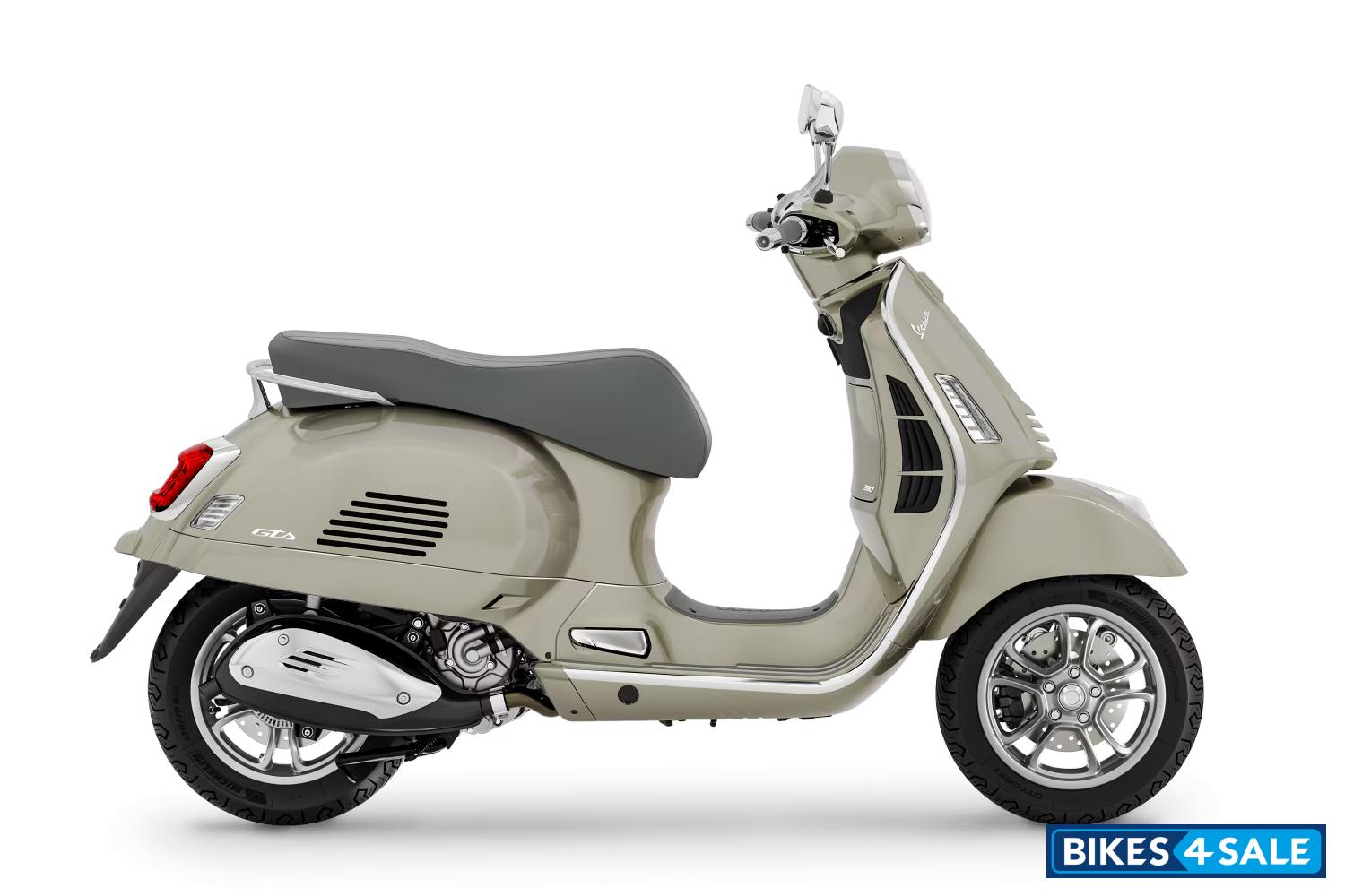 Vespa GTS 2026 Beige Avvolgente