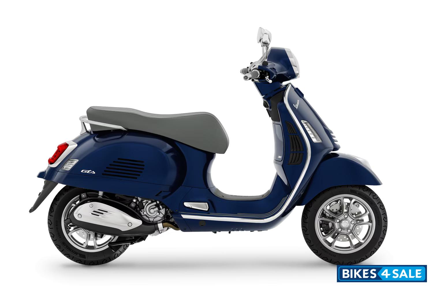 Vespa GTS 2026 Blu Energico Glossy
