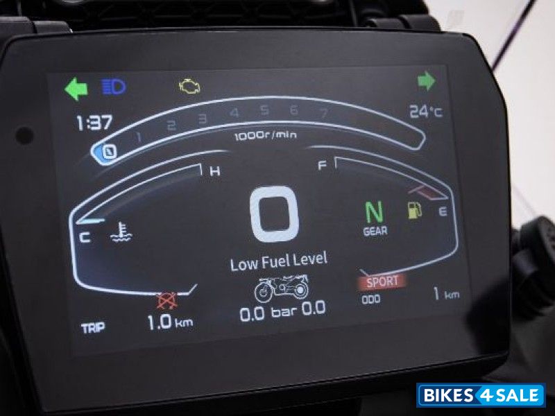 VOGE 900 DSX 2024 7 color TFT screen