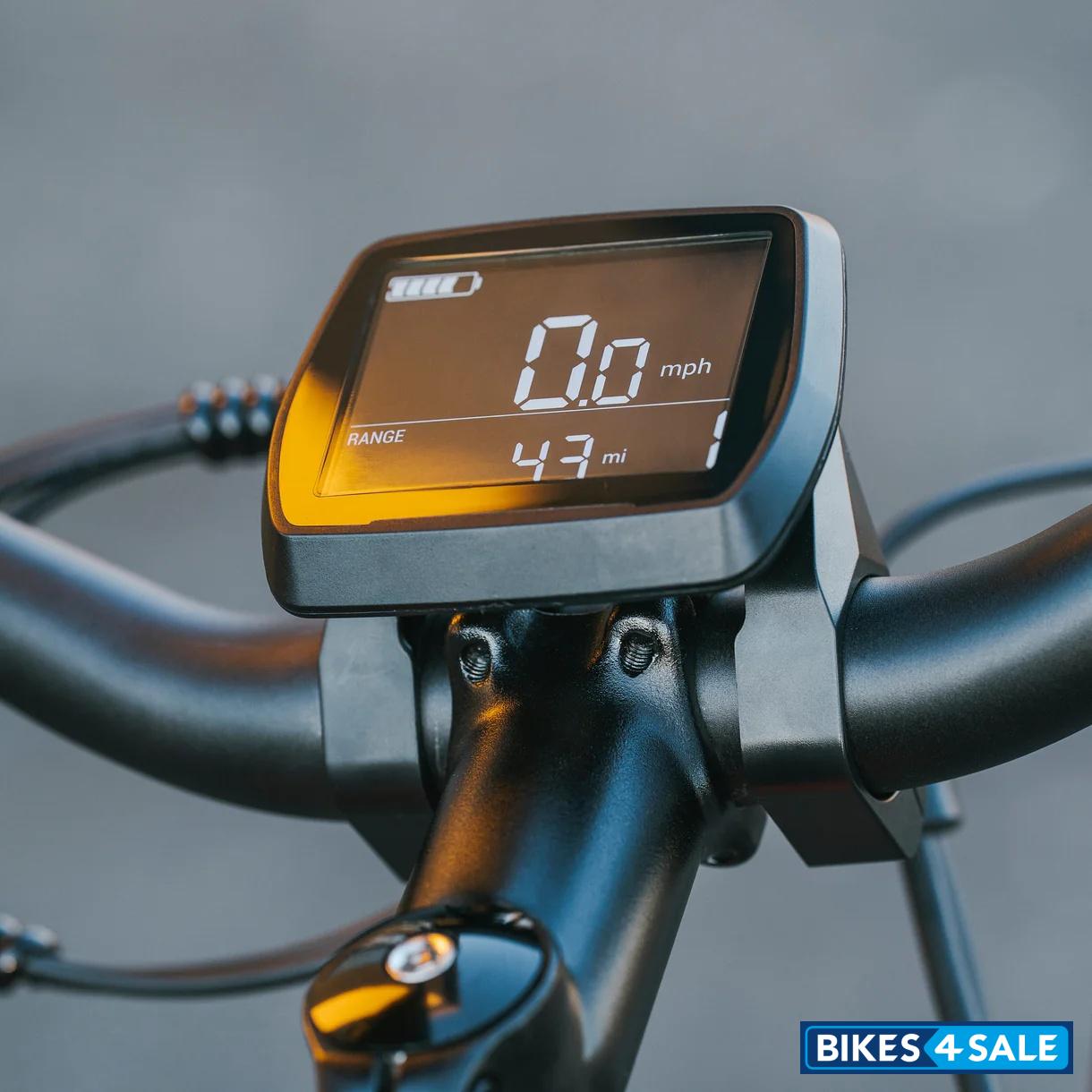 Vvolt Alpha 2.1 D20 on-board LCD display