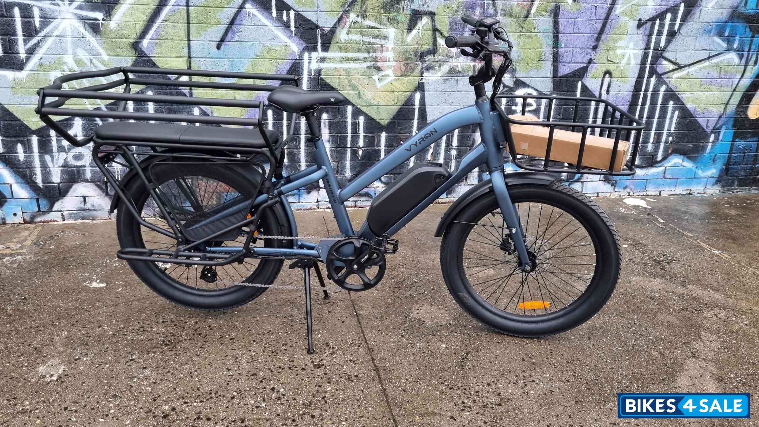 Vyron Hauler Metalic Blue