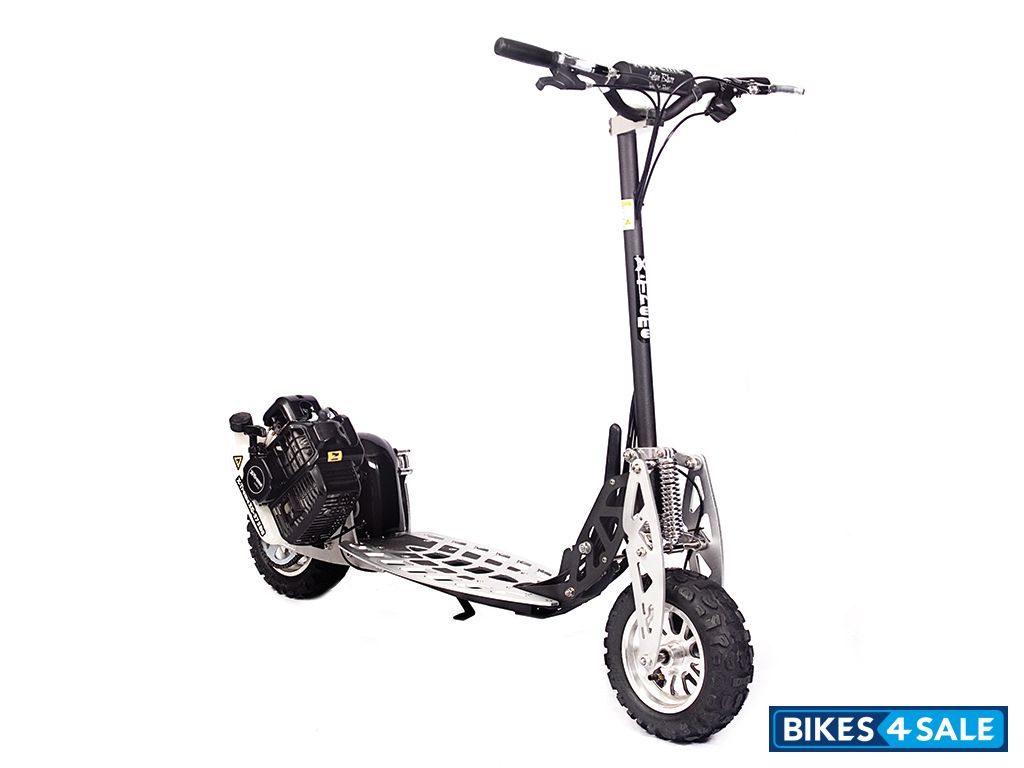 X-Treme XG-575 Gas Scooter