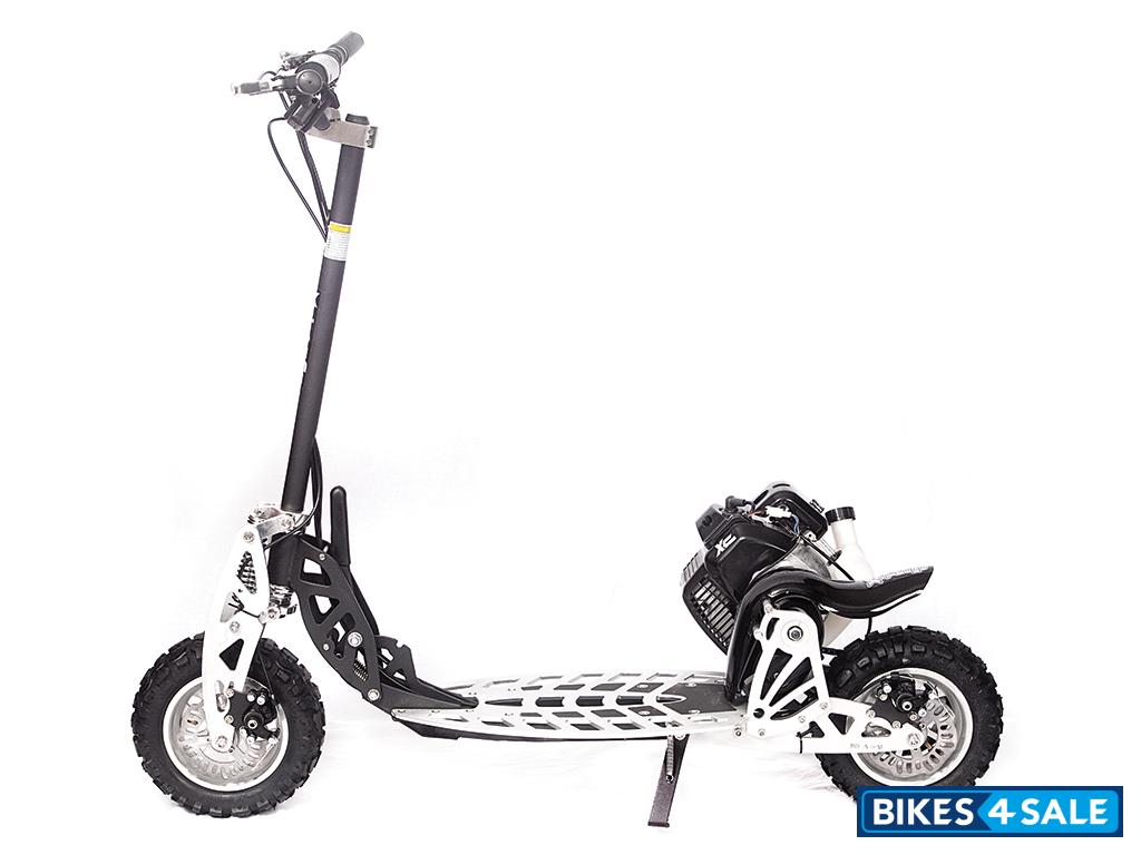 X-Treme XG-575 Gas Scooter